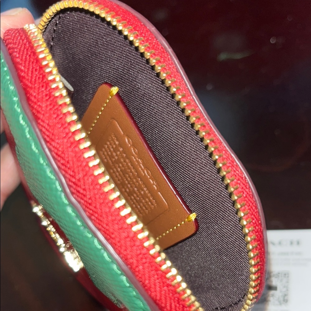 🍓 Coach Strawberry Red & Green Leather Coin case NWT Sold out in Store/Online - Picture 6 of 6